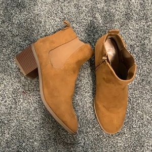 Gap Chelsea Block Heel Bootie